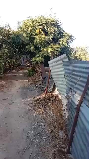 للبيع مزرعة جسرين مؤلفة من بناء ١٣٠م و أرض ١٥ قصبة على كيفك