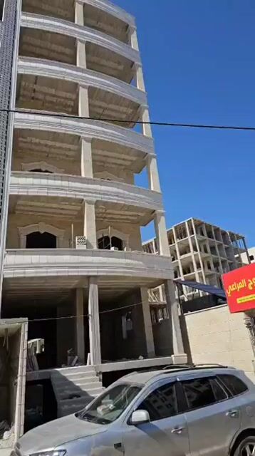 للبيع شقة عضم 160م طابق 6/ 5 غرف و منافع/إدلب جانب جامع الرحمن 