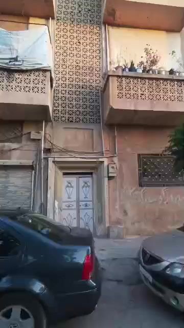 للبيع بيت عربي من ثلاث طوابق ودكان مساحة ١١٧ متر