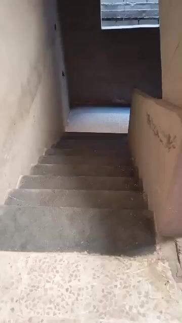 للبيع شقه ثالث فني مساحه 110م جنوبي 