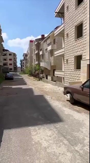 للبيع شقة في مشتى الحلو تبعد عن الساحة العامة 50 م