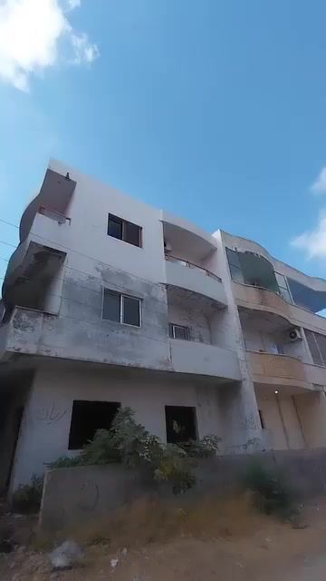 للبيع شقة طرطوس تبعد عن البحر ٥٠٠متر 