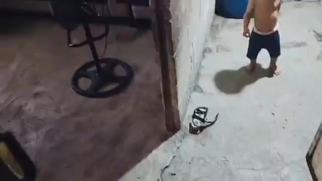 للبيع شقة عضم 125م/طابق اول/ اربع غرف و منافع/ ادلب شيخ ثلث