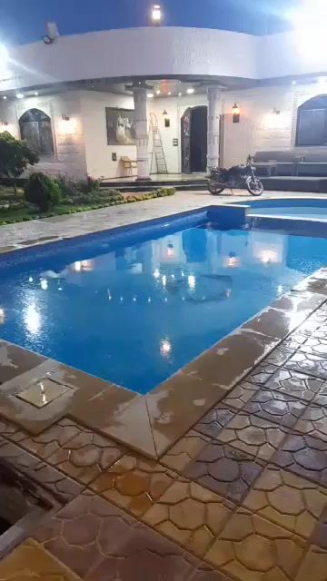 للبيع مزرعة على طريق المطار الجسر الرابع 