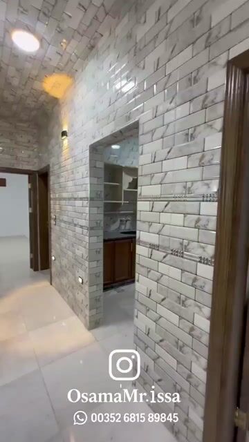 للبيع شقة 150م/طابق اول/اربع غرف و منافع/حي الثورة قرب شارع الثلاثين 