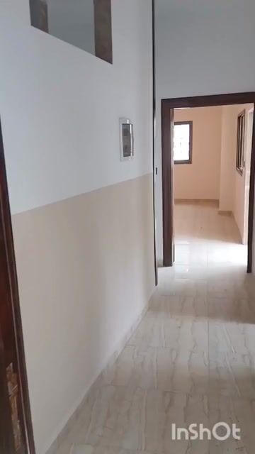 للبيع شقة سكنية جاهزة في ساحة الحمام طابق ٤ بلكون 
