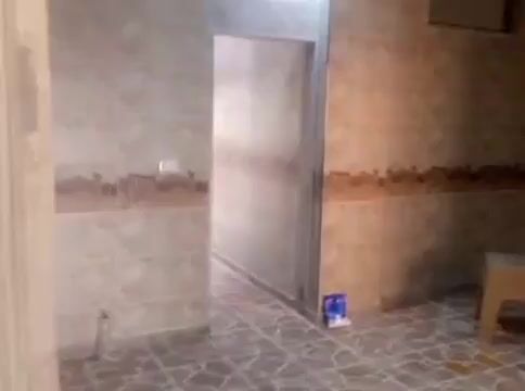 للبيع شقة 130م/ ط اول فني/3 غرف وصالون/ طريق حلب خلف بريد الحاضر 