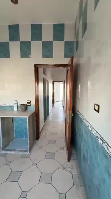 للبيع شقة 145م/طابق 4 فني/ 3 غرف و منافع/ حي الثورة جانب جامع مصعب