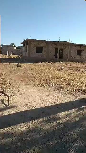 مزرعه يوجد فيها فيلا للبيع