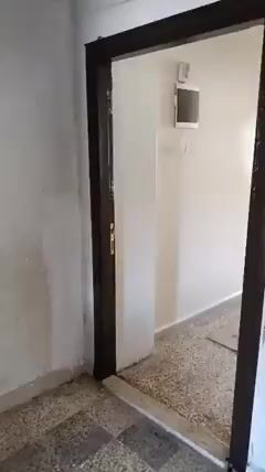 للبيع شقة حمص الحميديه قرب مؤسسة المياه  تجهيز جيد جداً 