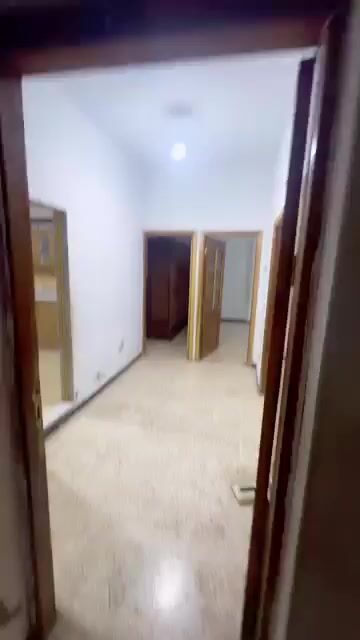 للبيع شقة حمص الوعر حي القضاة جانب مشفى البر بحاجة للتجديد