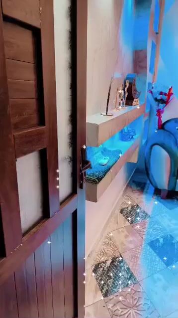 للبيع شقة طابق ثاني اتجاه القبلة اكساء ملكي بشارع الرابطة الرئيسي 