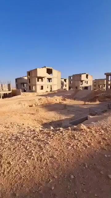 ارض ضمن مجمع فلل الشيخ زايد للبيع